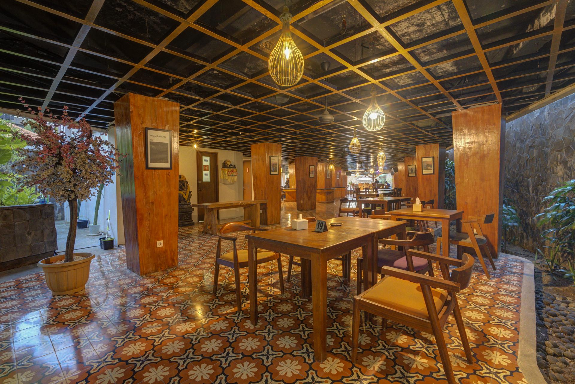 Palm Chamber Restaurant